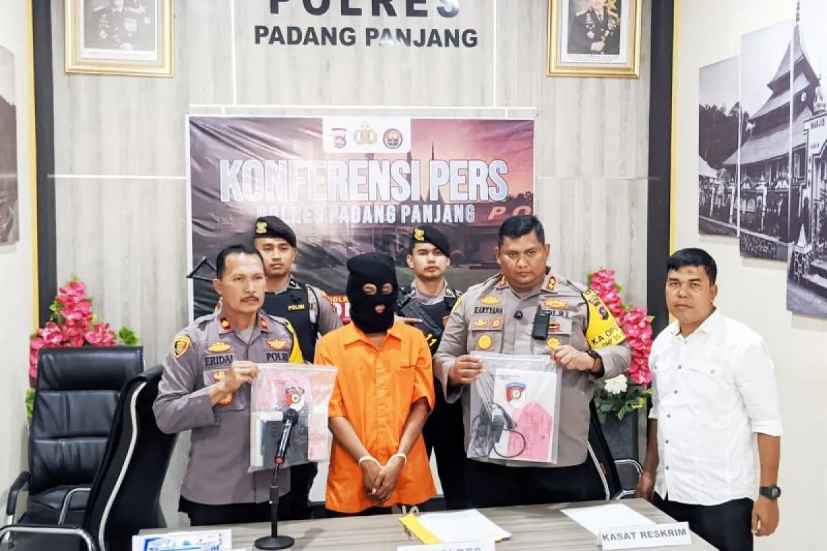 Polres Padang Panjang Menungkap Aksi Toko Perhiasan Imitasi